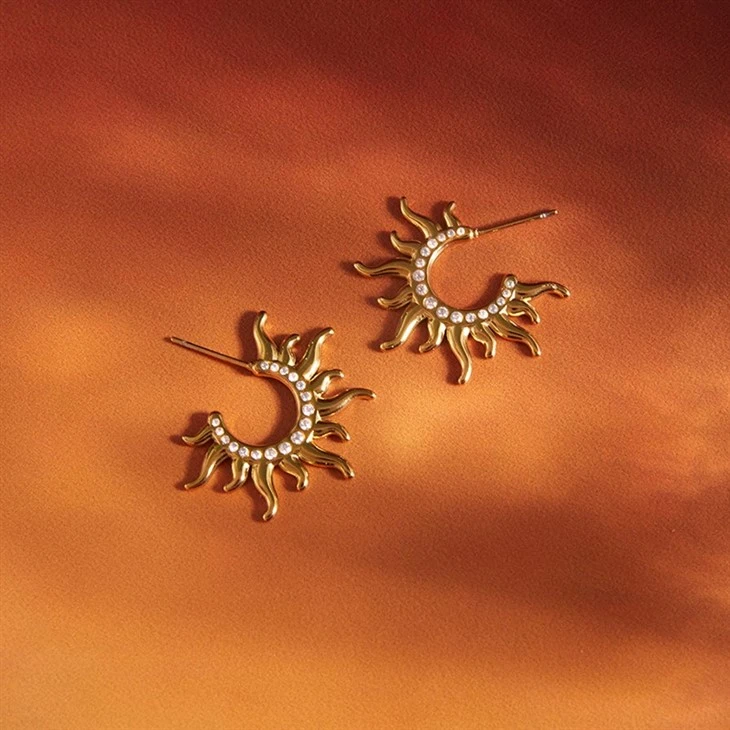 Sunburst Zircon Huggie Earrings high quality