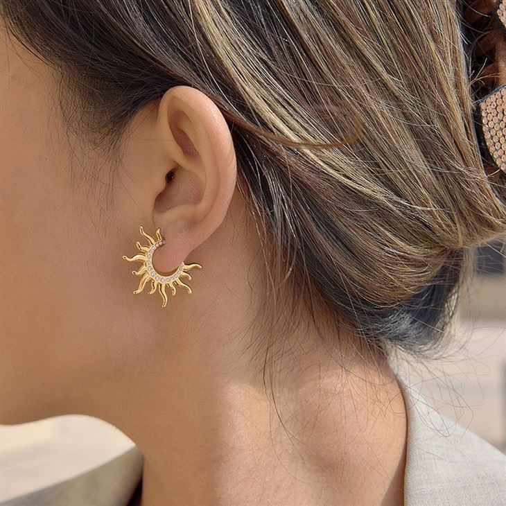Sunburst Zircon Huggie Earrings factory